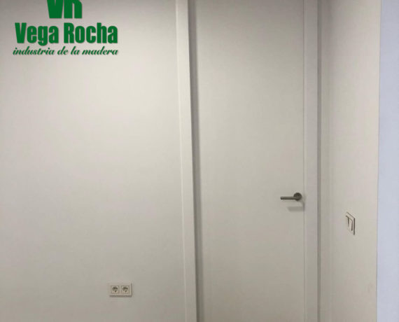 Puertas de diseño a medida lacadas blancas