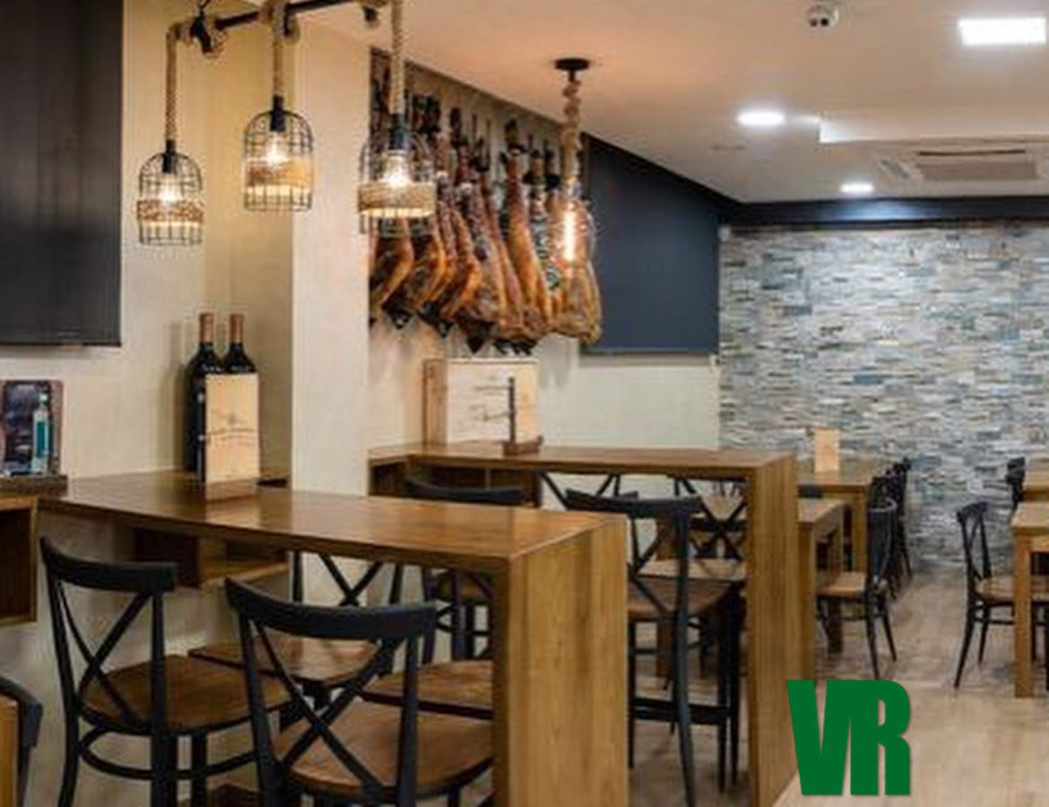 Mobiliario y equipamiento de Bar Restaurante Tertulia y Enyesque